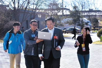 3月11日，央行副行长陈雨露在两会间隙接受新京报记者采访。 新京报记者 侯少卿 摄