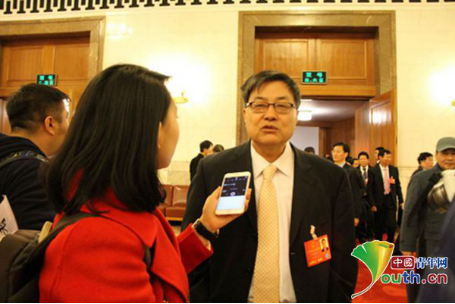 全国人大代表孙宪忠接受中国青年网记者采访。中国青年网记者　李延兵摄