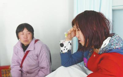 3月16日，绵阳市中心医院。“抗震救灾英雄少年”张春玲，因妊娠大出血，正在该院治疗。