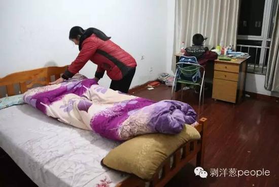 2016年3月18日，南京，施小宝和生母“租住的家”。新京报记者 尹亚飞 摄