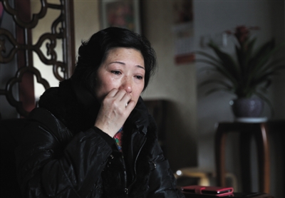 3月18日，出狱后的“南京虐童”母亲李征琴，在自己家中向记者讲述自己与养子的故事。