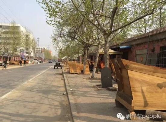 商水县城，重新开张的“棺材一条街”。