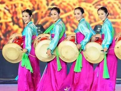 资料图：万寿台艺术团，朝鲜全国著名的音乐舞蹈演出团体。