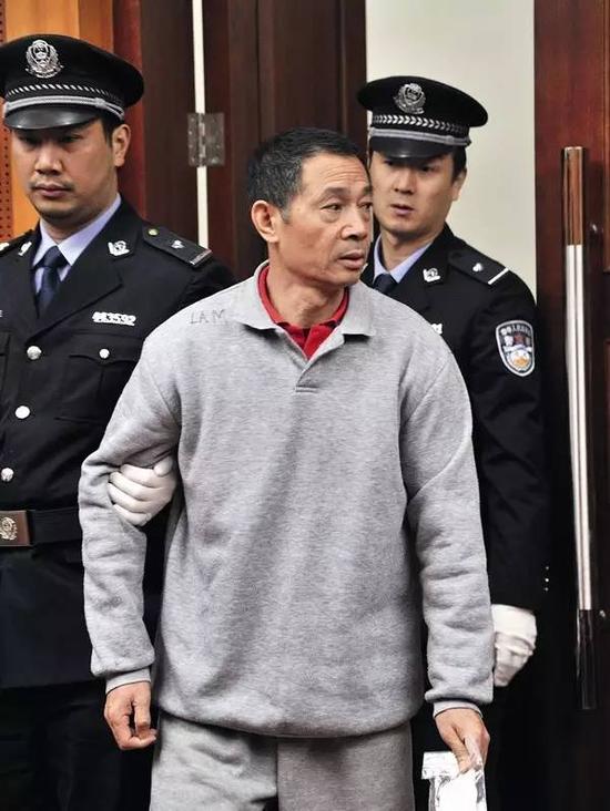 2016年1月29日，广州市原副市长曹鉴燎涉嫌受贿一案在深圳中院一审公开开庭审理。图/IC