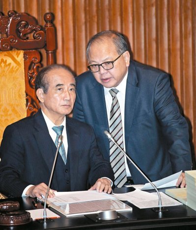台湾“立法院”计算机采购弊案侦结，前“立法院”秘书长林锡山涉嫌收受厂商千万贿款遭起诉。（图片来源：台湾《联合报》）。