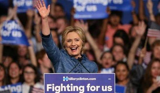 新浪国际直击：希拉里重返纽约“哈林”区