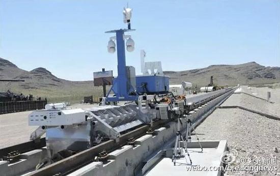 超级高铁Hyperloop完成首次露天测试