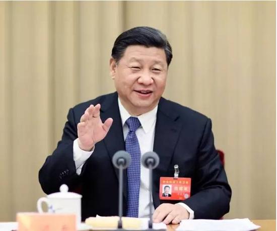 图为:2015年12月18日至21日,中央经济工作会议在北京举行。习近平发表重要讲话