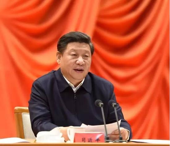 图为:2016年1月18日,省部级主要领导干部学习贯彻十八届五中全会精神专题研讨班在中央党校开班。习近平在开班式上发表重要讲话。
