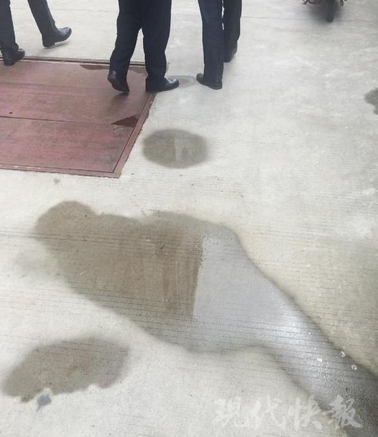 被清理过的地面