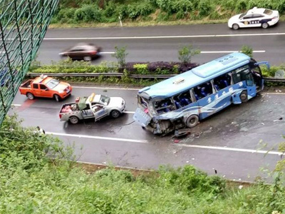 重庆发生多车追尾事故