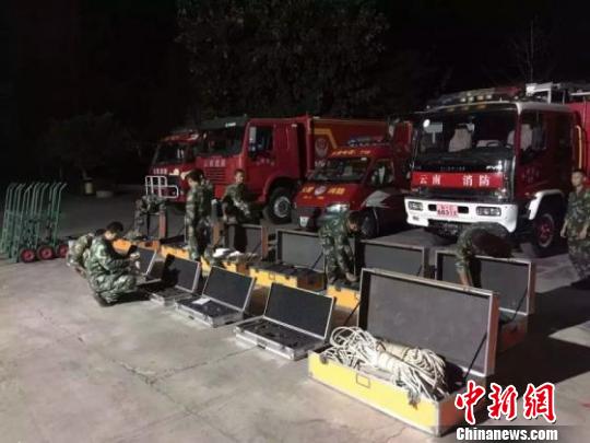 图为消防出动救援。 消防供图 摄
