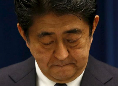 日本首相安倍晋三2015年8月14日发表二战结束70周年讲话。（资料图片）