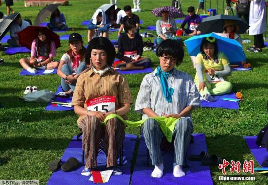 韩国举行发呆大赛，参赛者不能睡、不能动、不能笑。