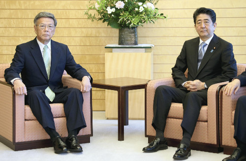 冲绳县知事与安倍会谈