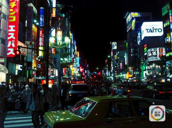 歌舞伎町街头