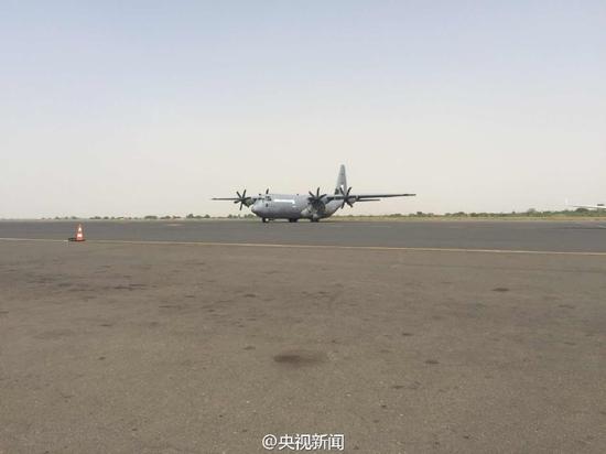 英雄申亮亮遗体灵柩抵达马里首都巴马科