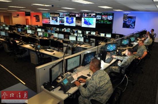 图为美国莱克兰空军基地网络战中心。