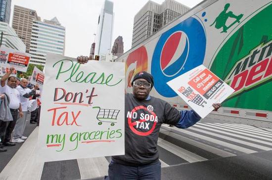 美国费城开征汽水税 喝可乐需交税|汽水税|美国