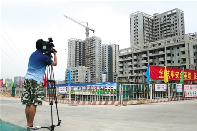 2016年6月22日，郭公庄一期公租房项目在建设中。该项目是首个街区制公租房社区。新京报记者浦峰摄