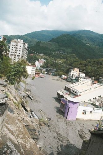 2008年辛乐克风灾重创庐山温泉区,庐山温泉从此由盛转衰,风光不再。来源:台湾《联合报》