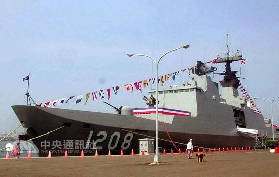 台湾海军“康定级”巡防舰（图片来源：“中央社”）
