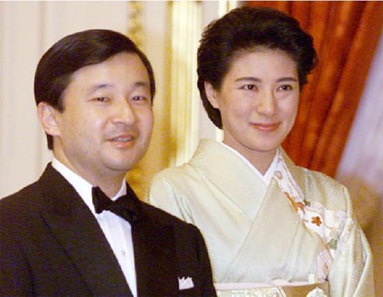 两百年来第一次 日本天皇想主动退位|日本天皇|退位_新浪新闻