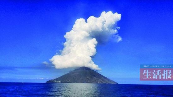 即将踏上活火山岛