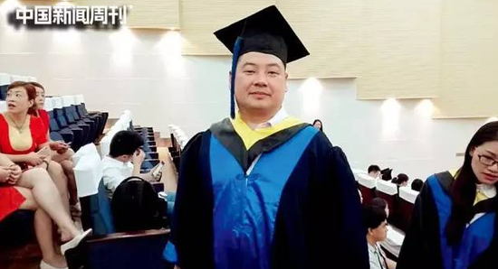 6月29日，张永辉参加硕士学位授予典礼。