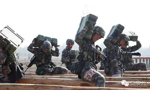 27军某旅举行军事训练考核