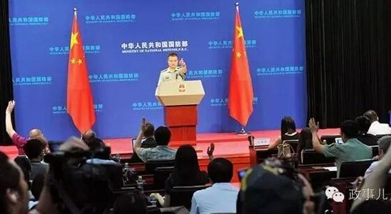 去年12月31日的国防部例行记者会上，新闻发言人杨宇军大校三次回应国产航母。