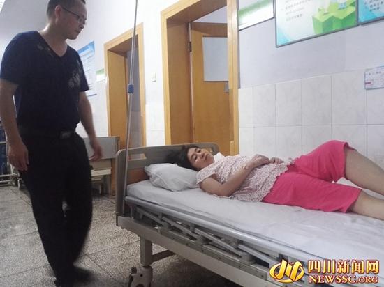 丈夫正在医院照看吕小红