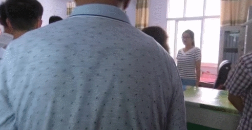 为省钱供3个孩子读书 患病继父偷偷停了救命药