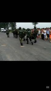 河南民警追击逃跑轿车遭枪击 3人仍在逃(图)3