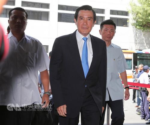 马英九遭台名嘴影射收政治献金 法庭上16字回击