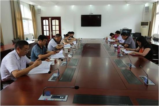 神农架林区人民法院召开政法机关服务企业座谈