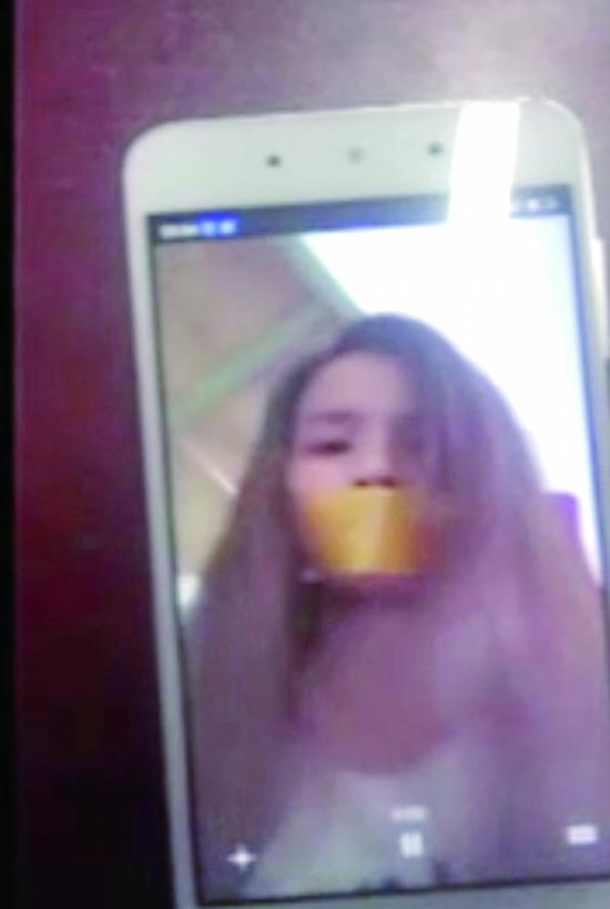 　女子自编自导自演的视频截图