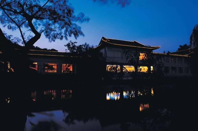 夜游西湖 凉亭喝茶 习近平和奥巴马聊了啥|习近