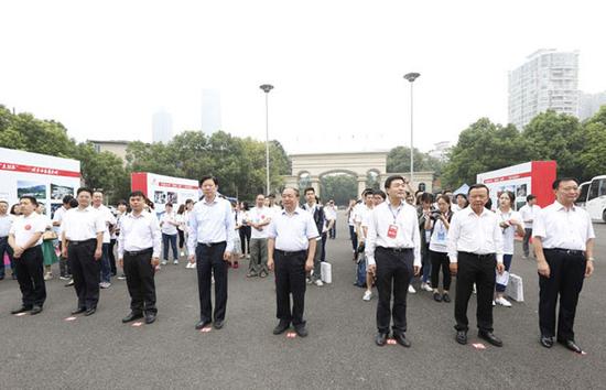 启动仪式现场 赵春晓摄