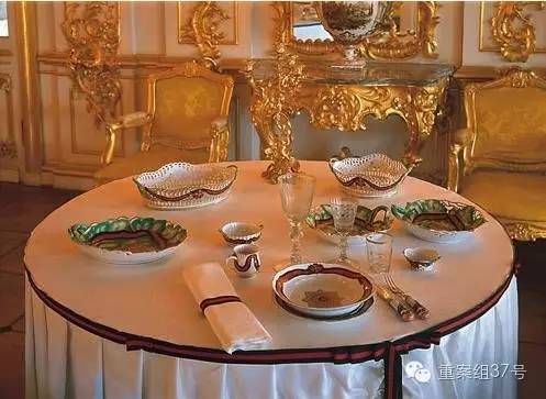 事发地点叶卡捷琳娜宫的“骑士餐厅”内景。    图片来源：叶卡捷琳娜宫官网