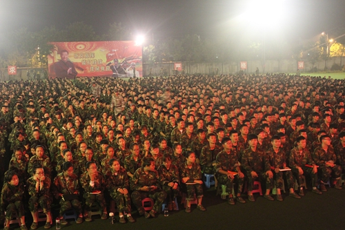 周至法院:法制报告走进大学生军训基地|普法