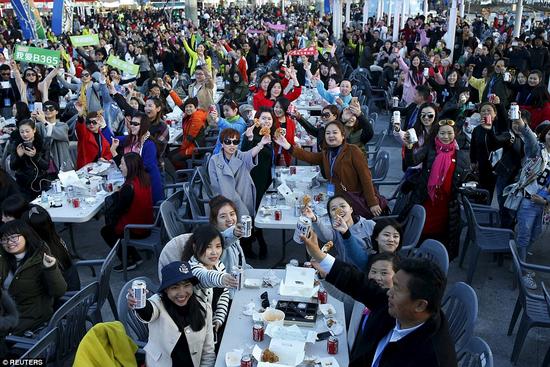 今年3月，一家中国公司组织6000员工集体赴韩旅游。