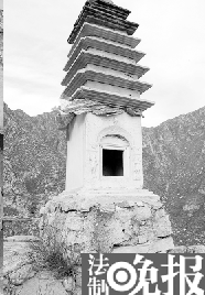千年唐塔佛龛门被盗摔毁
