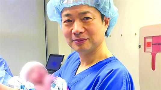 华裔科学家张进的团队帮助约旦母亲产下一个健康的男婴。