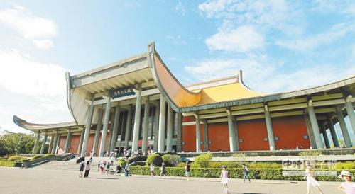 大陆十一黄金周到来,台北“国父纪念馆”的大陆游客不如预期的多。 台湾《旺报》图