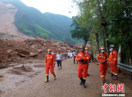 浙江遂昌山体滑坡遇难人数上升至10人 仍有17人失联 奚金燕 摄