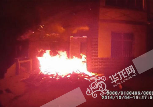 火灾现场。万盛警方供图