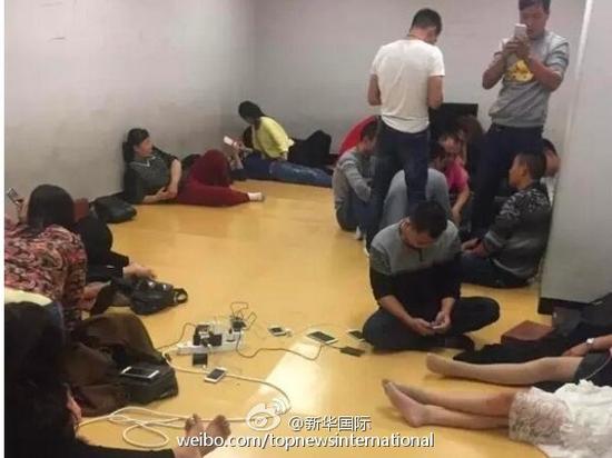 之前滞留在韩国济州岛机场的乘客 资料图