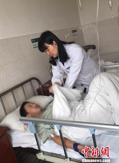 小谢正在医院接受治疗 徐珊 摄