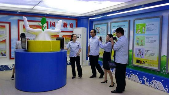 西林县法院来防城港市青少年法治教育基地参观